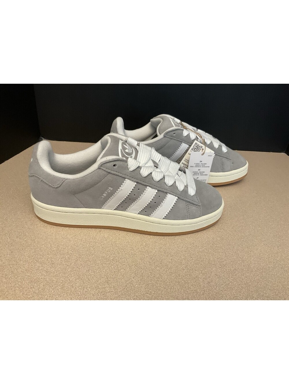 New! Adidas Campus 00s Grey/White Athletic Shoes. Men’s 6.5. Women’s 7.5. Nice!